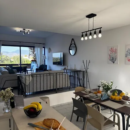 Vakantiehuis Kohili Seaside Polis