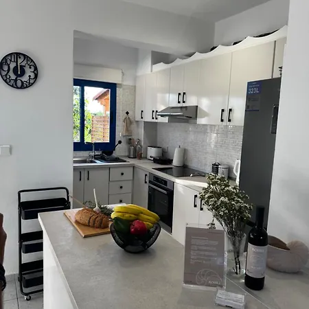 Vakantiehuis Kohili Seaside Polis